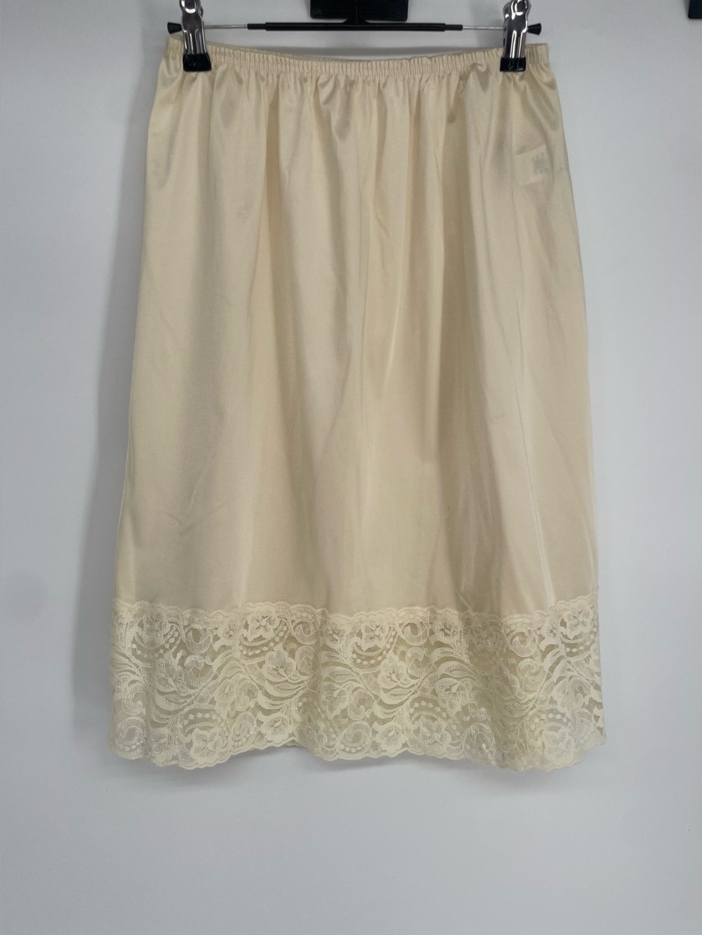 Vintage Vanity Fair Cream Nylon Half Slip
With Wide Lace Hem & Side Slit - Picture 2 of 8